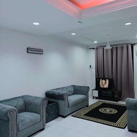 Naurah Homestay 숭가이페타니 외부 사진